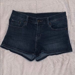 Levi’s shortie shorts